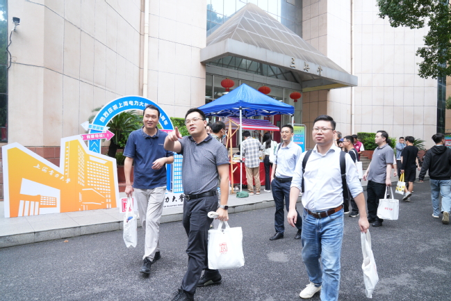 我校举行建校74周年校友返校日活动 我校举行建校74周年校友返校日活动